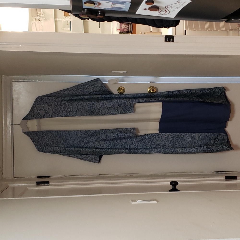Kimo Robe - Picture 2 of 6